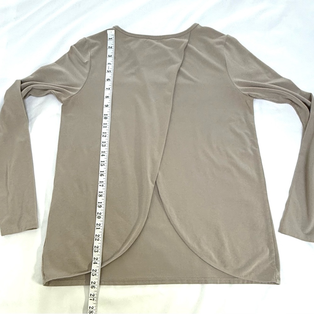 Aritzia Community Split Back Long Sleeve Top - Picture 9 of 9